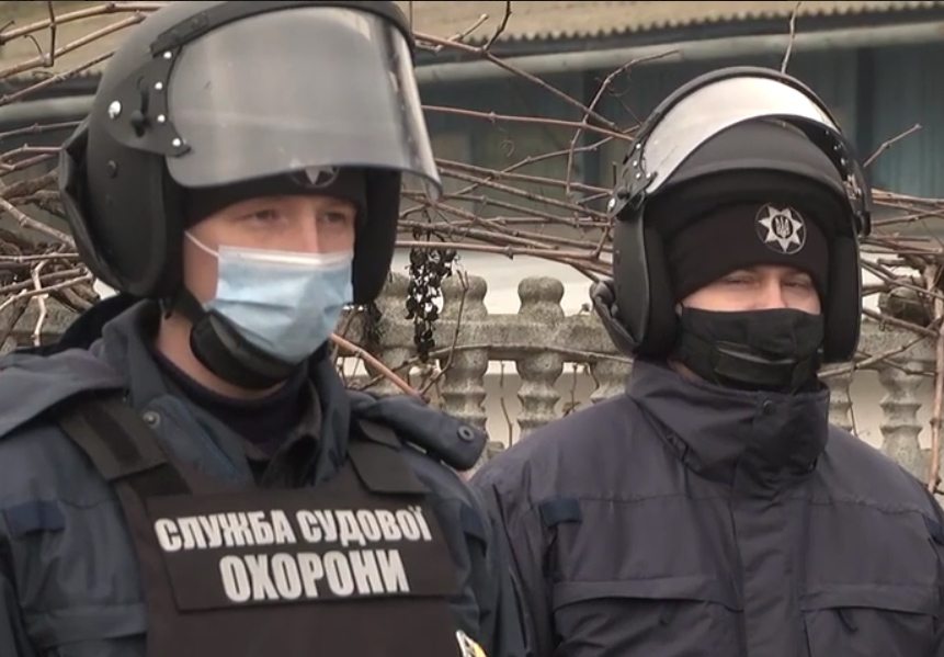 суди, навчання, відео