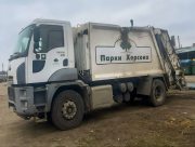 Окупанти скинули вибухівку з дрона на комунальний сміттєвіз у Херсон