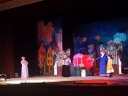 Юних переселенців з Херсонщини запросили до театру в Миколаєві