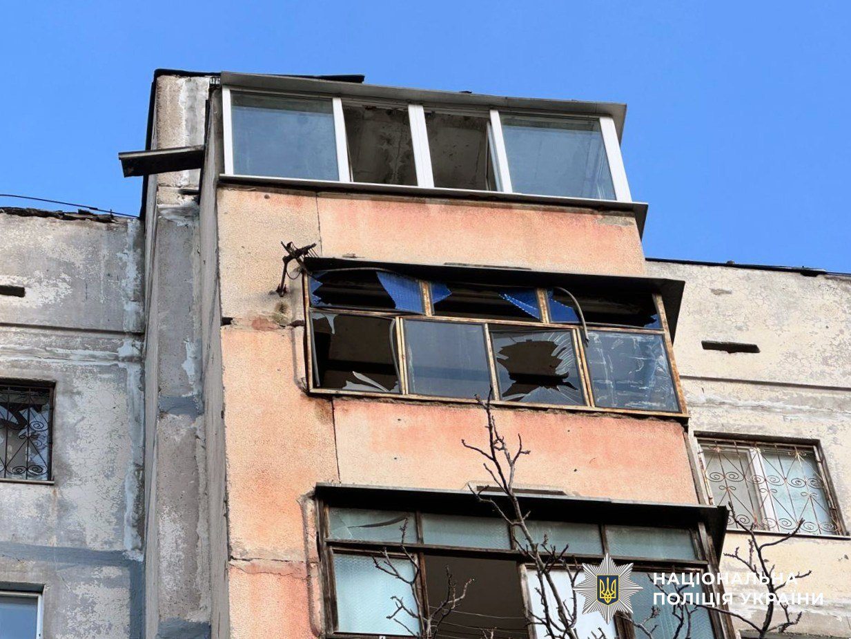 Ворог продовжує терор Херсонщини: є поранені та руйнування