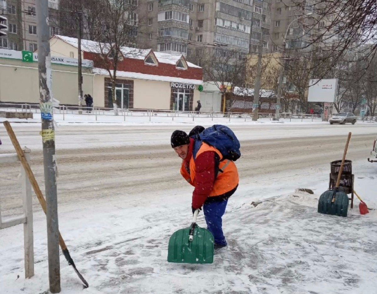 Херсон,снег,коммунальщики