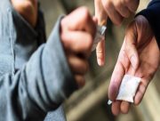 На Херсонщині поліцейські затримали підозрюваного у збуті метамфетаміну