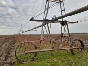 На Херсонщине разворовали даже охраняемые дождевалки
