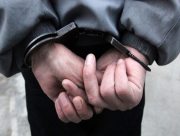 У Херсоні патрульні затримали чоловіка, який віз іржаві труби на велосипеді