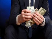 На Херсонщині двох керівників підприємства запідозрили в заволодінні майже 6 млн гривень