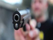 У Херсоні озброєний чоловік погрожував охороннику автомобільної стоянки