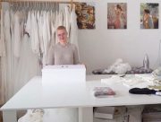 Херсонська дизайнерка розробляє альтернативні сукні для наречених