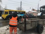У Херсоні розпочалася боротьба з ожеледицею: комунальні служби працюють з ранку