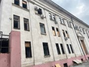 Ворожий обстріл пошкодив драмтеатр у центрі Херсона (ФОТО)