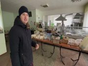 У Херсоні вижити пенсіонерам допомогають волонтери