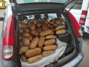 У Херсоні безкоштовно роздають хліб і молоко