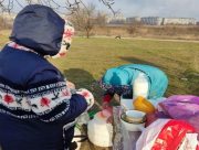 У передмісті Херсона працюють "молочні волонтери"