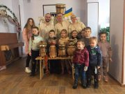 У Херсоні влаштували лялькову виставу для евакуйованих з Антонівки дітей