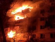 У Херсоні після влучання боєприпасу загорілись балкони та кімнати в квартирах