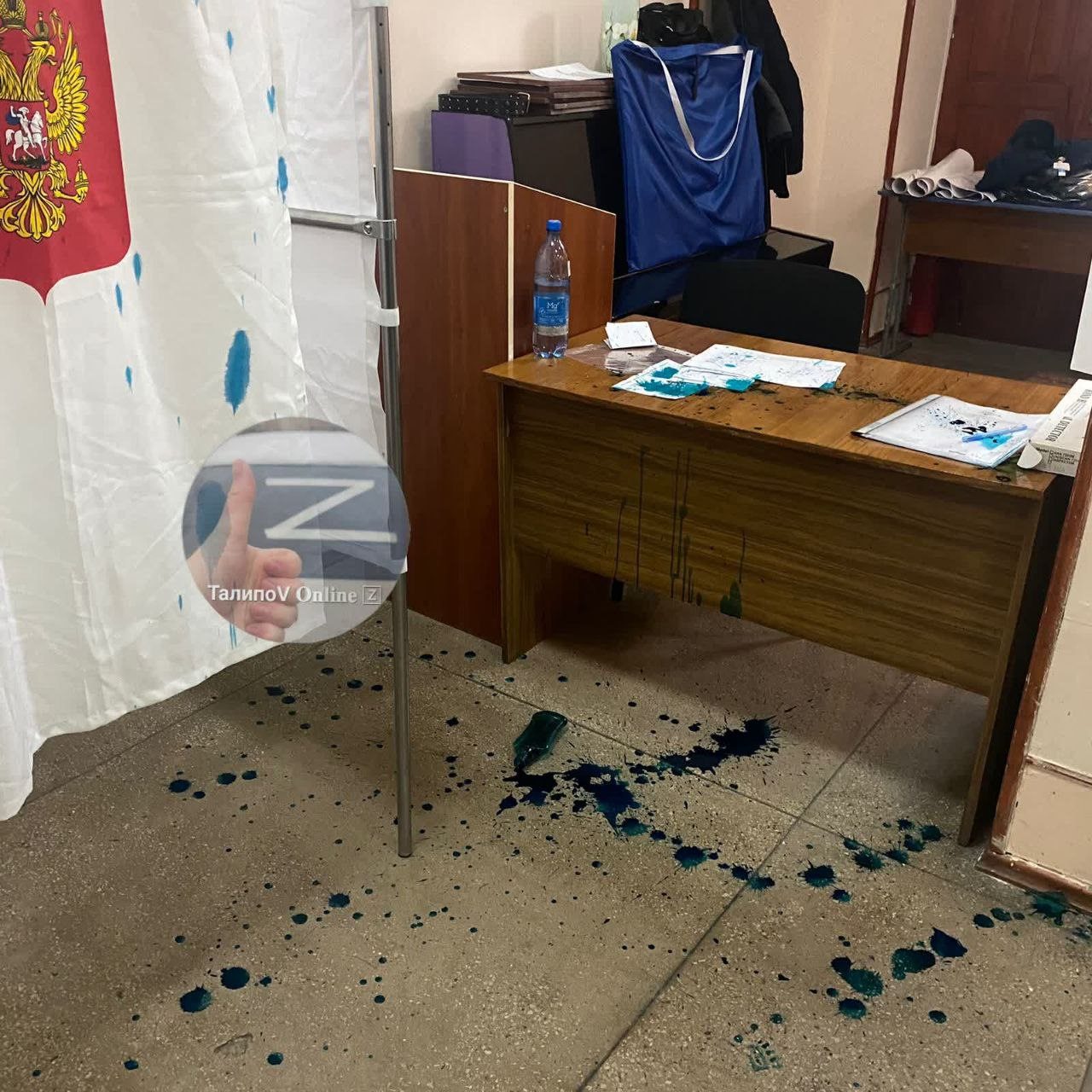 протест, на виборах, масово, обливають, зеленкою, підпалюють