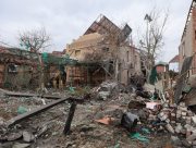 Кількість постраждалих від авіаударів по Херсону зростає, серед них дитина