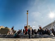 "Вдячні за свободу!": українці по всьому світу  об'єдналися у вшануванні Героїв Небесної Сотні