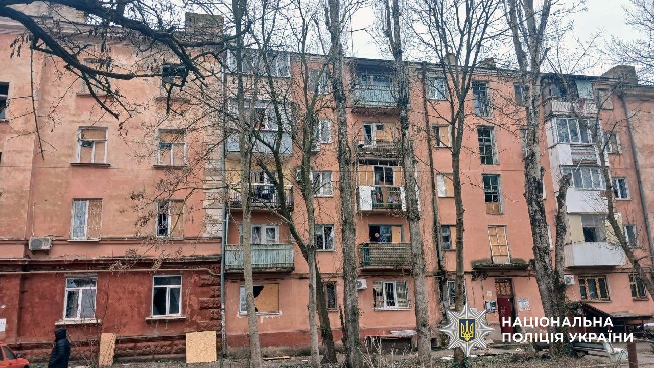 Ворог обстріляв правобережжя Херсонщини: є поранені та численні пошкодження