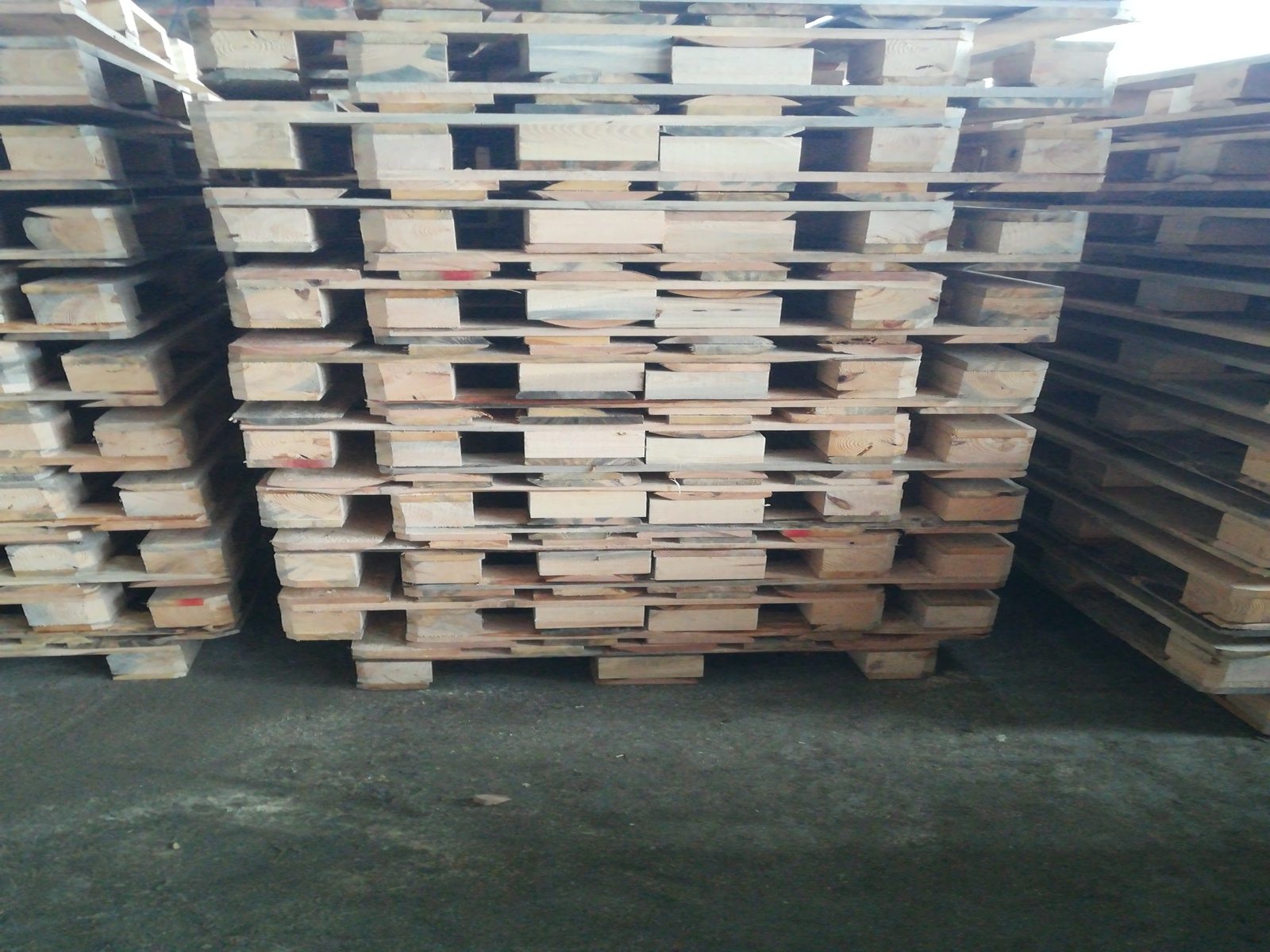 піддони, оборудка, ділки