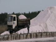 До Скадовську привезли гуманітарної солі
