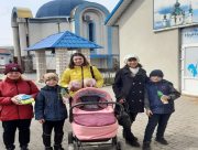 Херсонские храмы продолжают оказывать посильную помощь нуждающимся