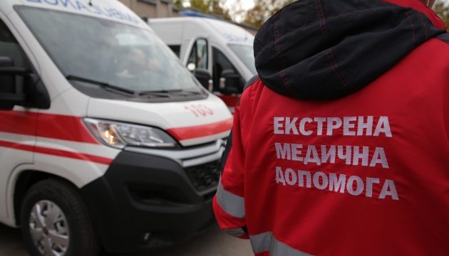 Дрон-камікадзе влучив по житловому будинку у Новобериславі, поранено чоловіка