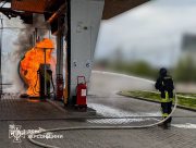 Пожежа на АЗС у Херсоні після удару російського БпЛА