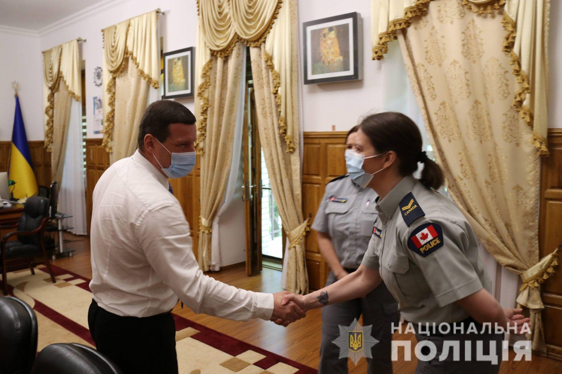 Херсон,Канада,полиция