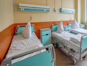 У Херсоні внаслідок обстрілів постраждали двоє людей &ndash; поліція доставила поранених до лікарні