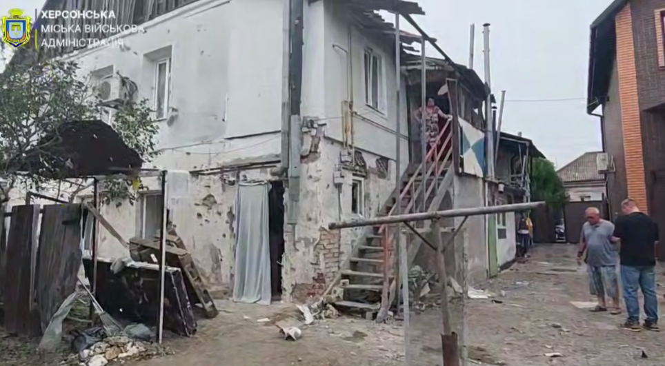 Уночі, росіяни, знову, обстріляли, Корабельний, район, Херсона, пошкоджено, житлові, квартали, Центральний, ринок, Парки Херсона, Мирне небо Харкова, Сильні Бо Вільні