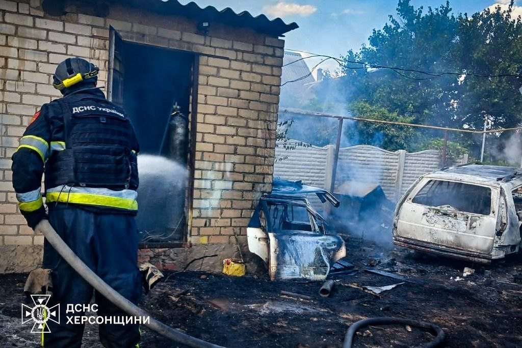 Російські, війська, обстрілювали, Херсонщину, рятувальники, ліквідовували, наслідки, атак, спалахнули, пожежі, селища, Білозерка, передмістя, Херсона