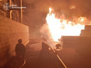 Херсон вночі атакували російські безпілотники: рятувальники загасили дві пожежі