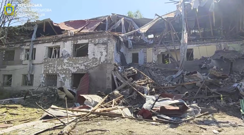 Російські, війська, завдали, чергового, удару, Центральному, району, Херсона, застосувавши, артилерію, авіацію, пошкоджено, лікарню, освітній, заклад, адміністративну, будівлю, працюють, фахівці, КП Парки Херсона, обласної, служби, ХОКАРС