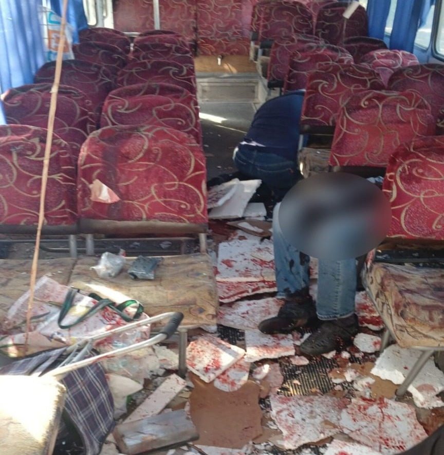 Херсонщині, російський, дрон, атакував, рейсовий, автобус, двоє, загиблих, 16 поранених, FPV-дрон, влучив, рейсовий, автобус, цивільними,  правоохоронці, зазнали, контузій