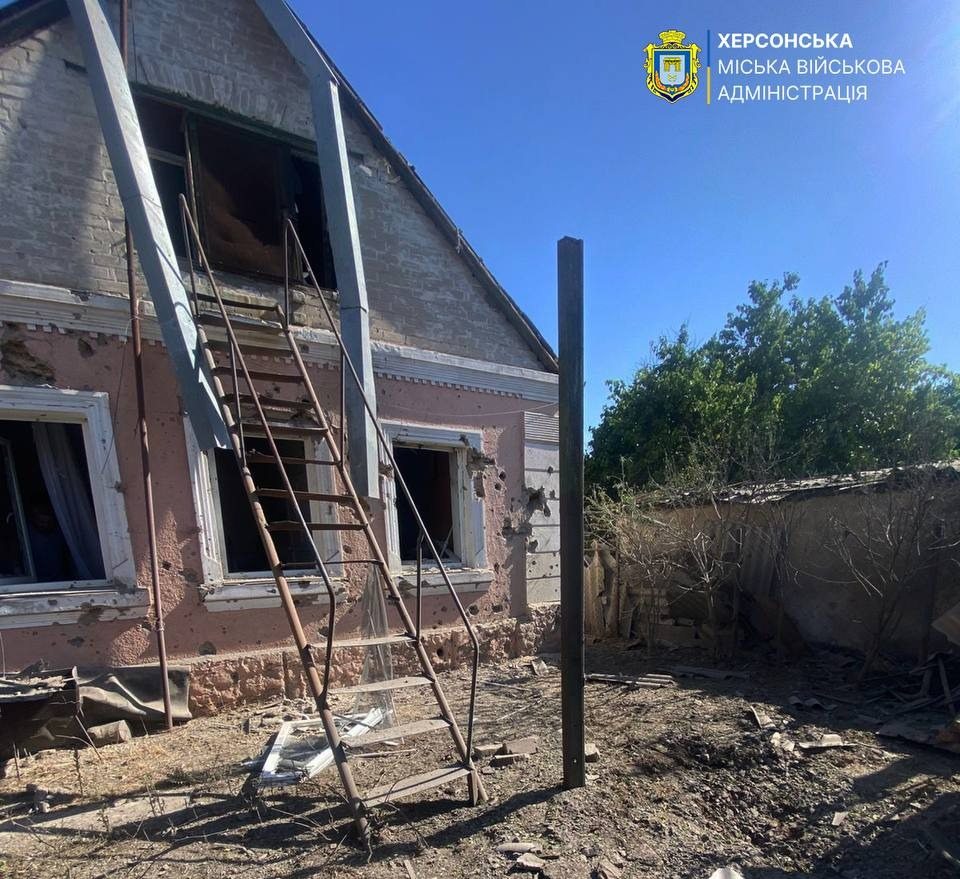 Росіяни, вночі, обстріляли, Корабельний, район, Херсона, внаслідок, обстрілу, пошкоджено, приватні, будинки