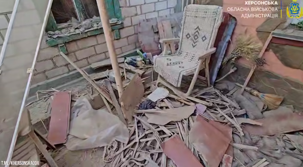 Ранковий, удар, Херсону, ворожі, снаряди, влучили, будинки, ринок, російські, війська, вранці, обстріляли, Херсон, ствольної, реактивної, артилерії, ударів, зазнав, Корабельний, район, центр, міста