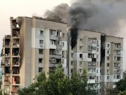 Російська авіація вдарила по багатоповерхівці в Дніпровському районі Херсона
