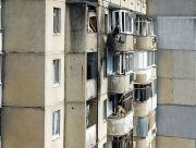 Російський БпЛА влучив у багатоповерхівку в Центральному районі Херсона
