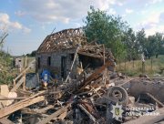 На Херсонщині через російські обстріли поранено 12 людей, пошкоджено медзаклади, будинки та автомобілі