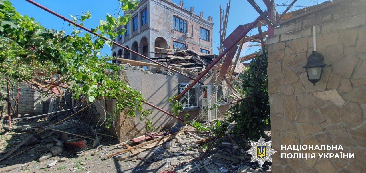 Обстріли, Херсонщини, одна, людина, загинула, троє, поранені, Херсонському, районі, FPV-дрон, влучив, блокпосту, артилерії, мінометів, реактивних, систем, дронів