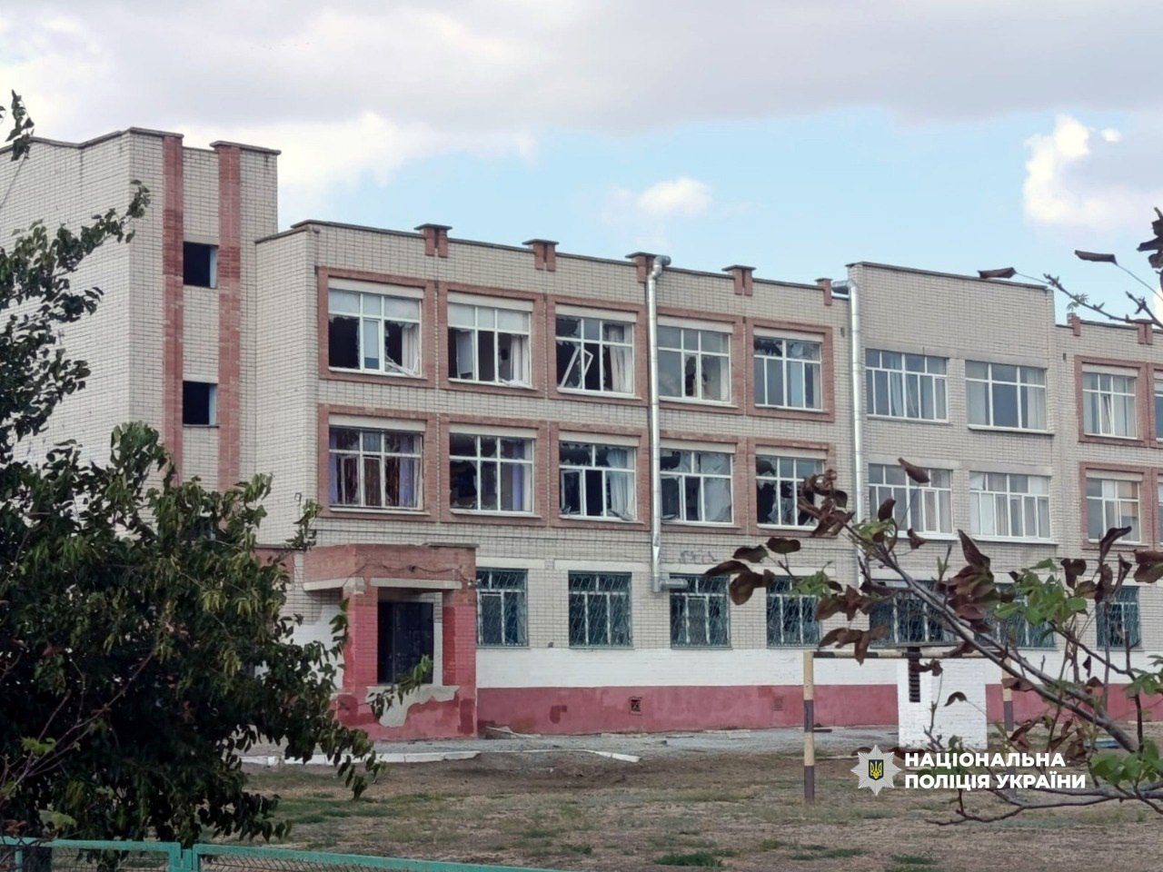 Херсонщина, зазнала, нових, обстрілів, четверо, поранених, зруйновані, цивільні, об’єкти, артилерійський, вогонь, Херсоні, Центральному, районі, дрон, скинув, вибухівку, будівлю, медзакладу,