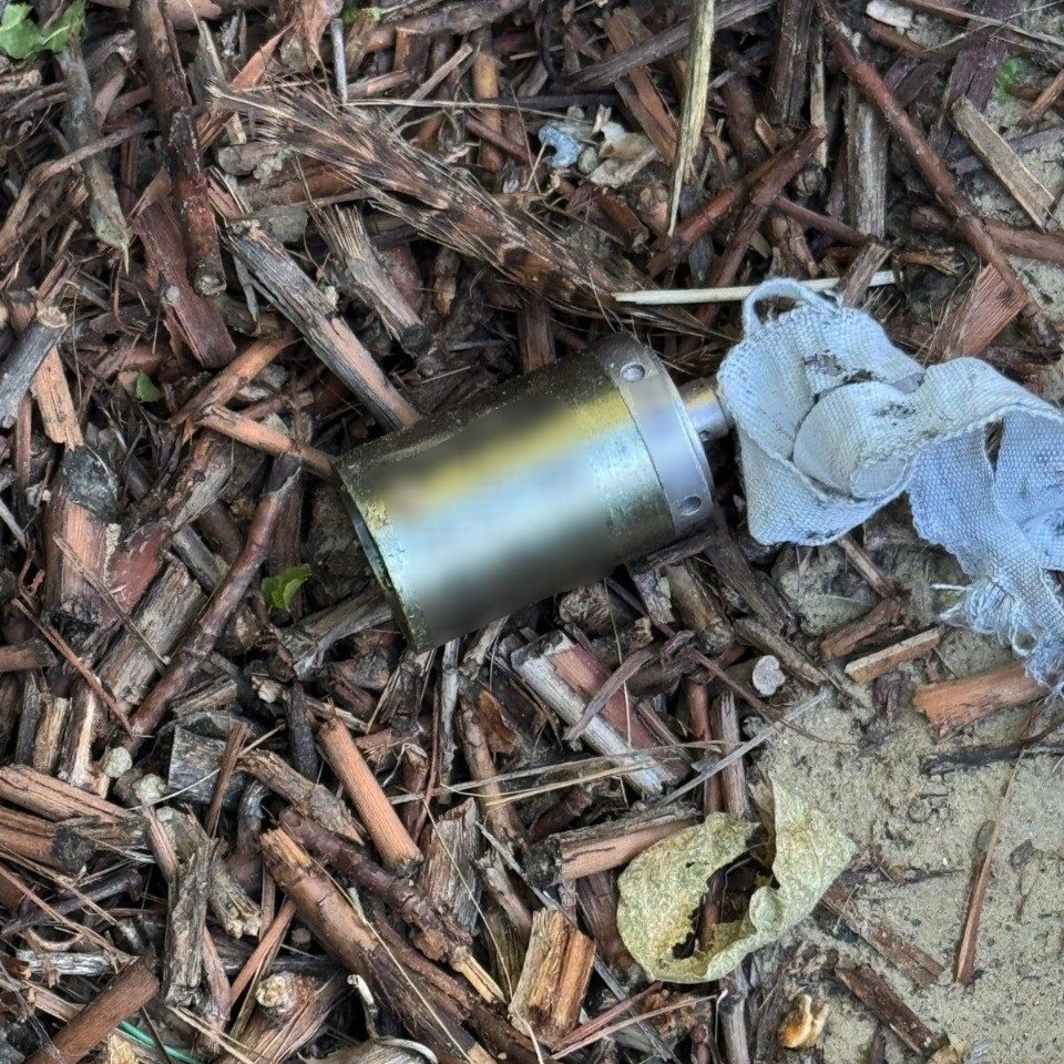 Херсоні, виявлено, використання, ворогом, касетних, боєприпасів, Поліцейські, Херсонщини, зафіксували, прибережних, районах, міста, мінування, житлових, кварталів