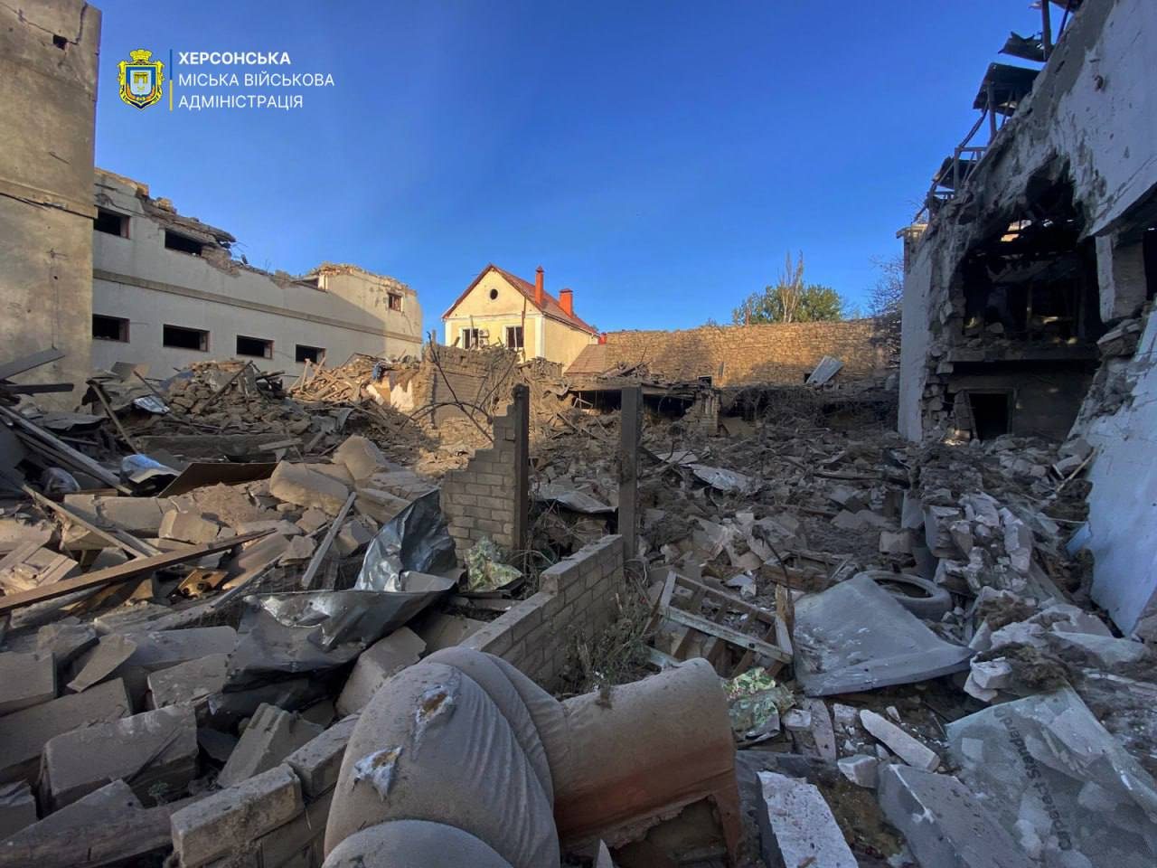 Російська, авіація, вдарила, Дніпровському, району, Херсона, 28 вересня, окупанти, здійснили, авіаудар, житлових, кварталах, Дніпровського району Херсона, пошкодження