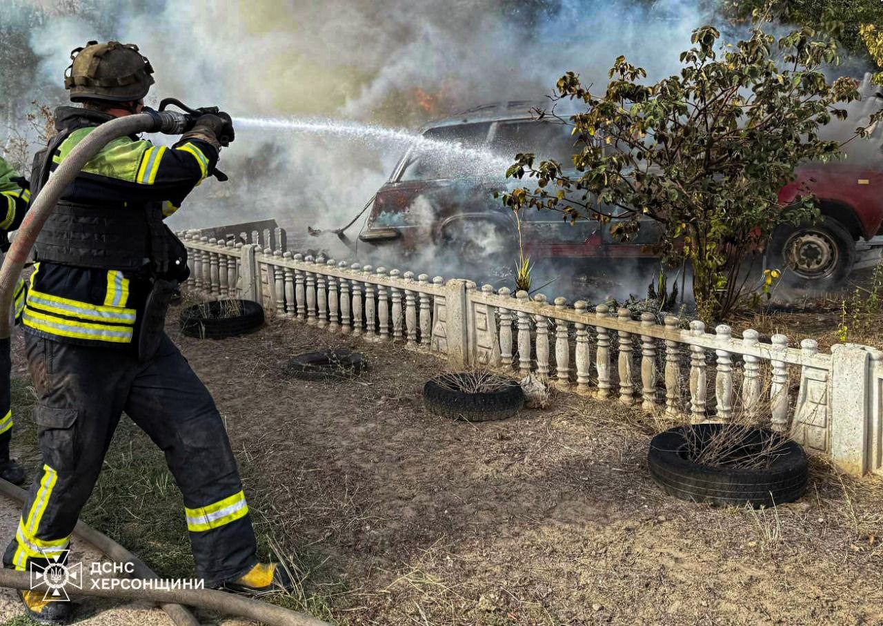 Пожежі, російського, удару, Білозерці, забрали, життя, чоловіка,  рятувальники, Херсонщини, гасіння, автомобіля