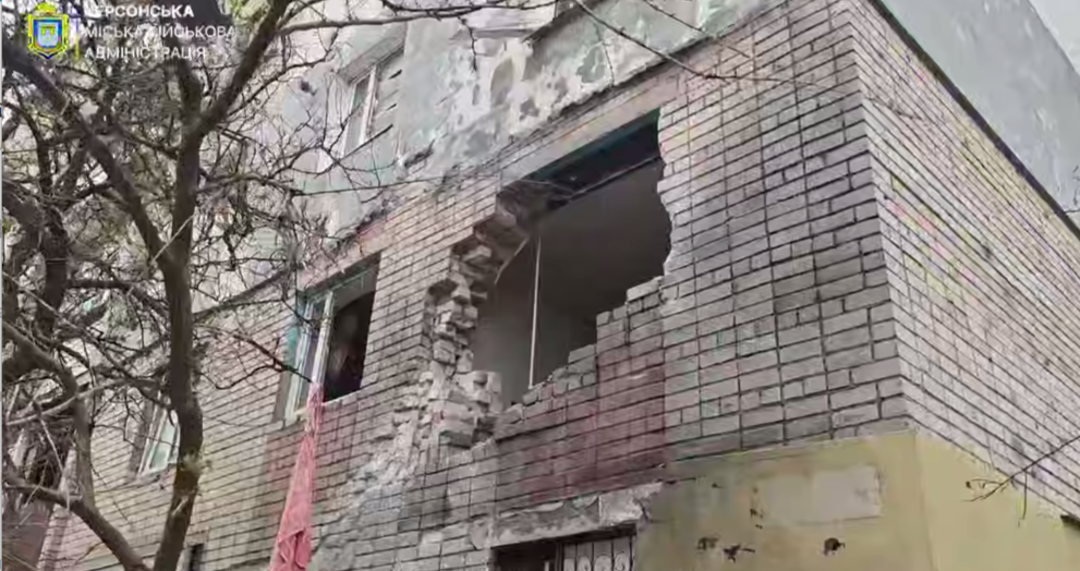 Обстріл, Корабельного, району, загинув, чоловік, поранені, три, жінки, Вдень, вночі, російські, війська, атакували, Корабельний район Херсона, Ворог, бив, артилерії