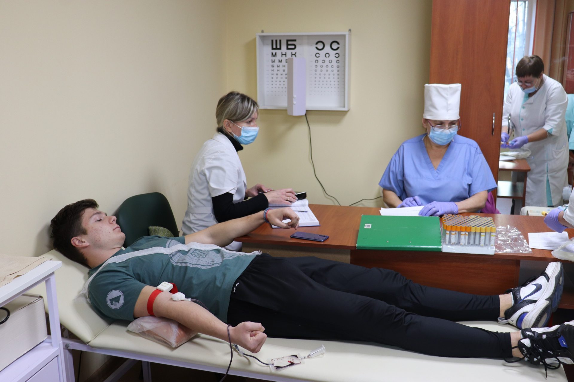 Херсон, студенти, донори