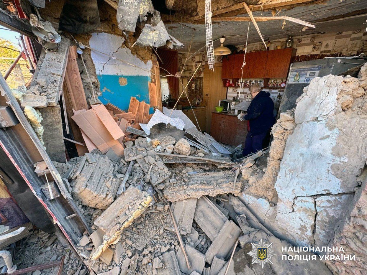 Масовані обстріли Херсонщини: ворог вдарив по ринку та підприємству