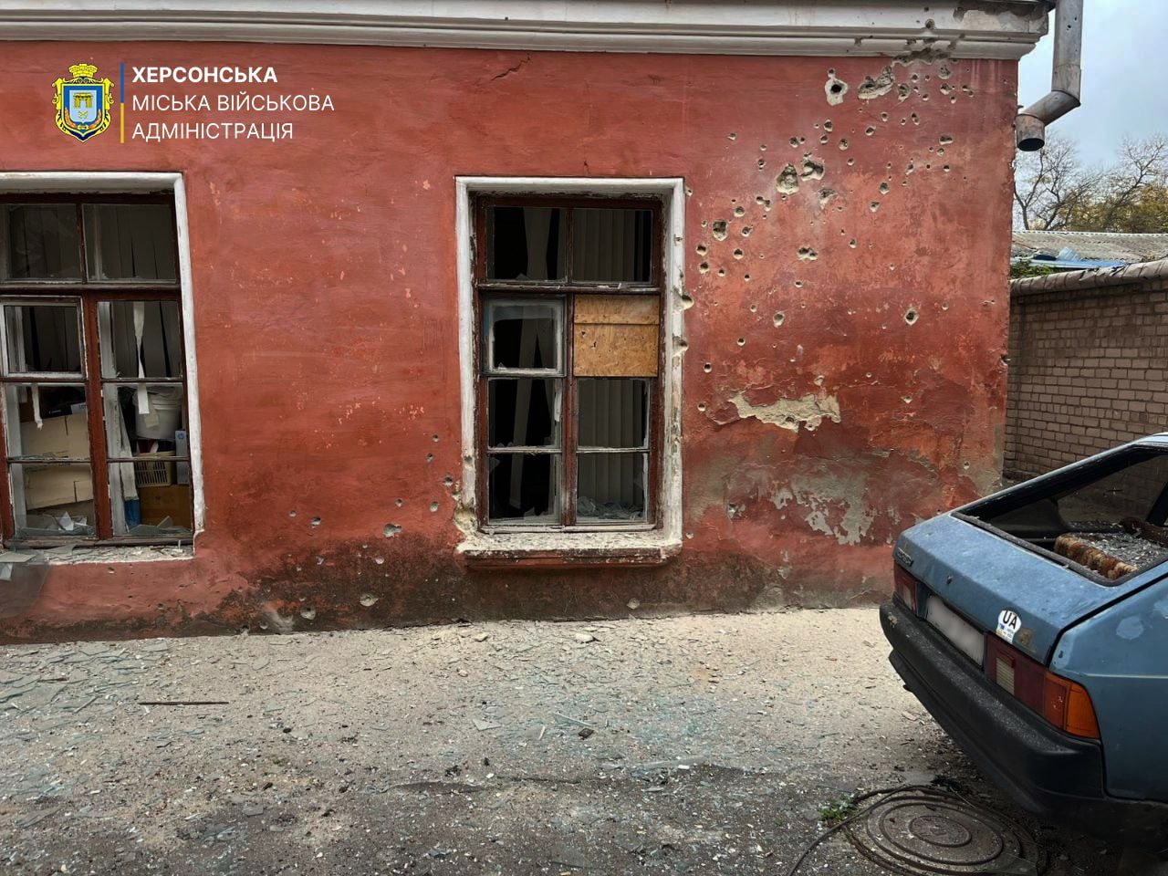 Херсоні, росіяни, атакували, медзаклад, дроном, пошкоджено, будівлю, автомобілі, Сьогодні, 9 листопада, близько 14:00, російські, війська, здійснили, дронову, атаку, медичних,закладів, центральній, частині, Херсона
