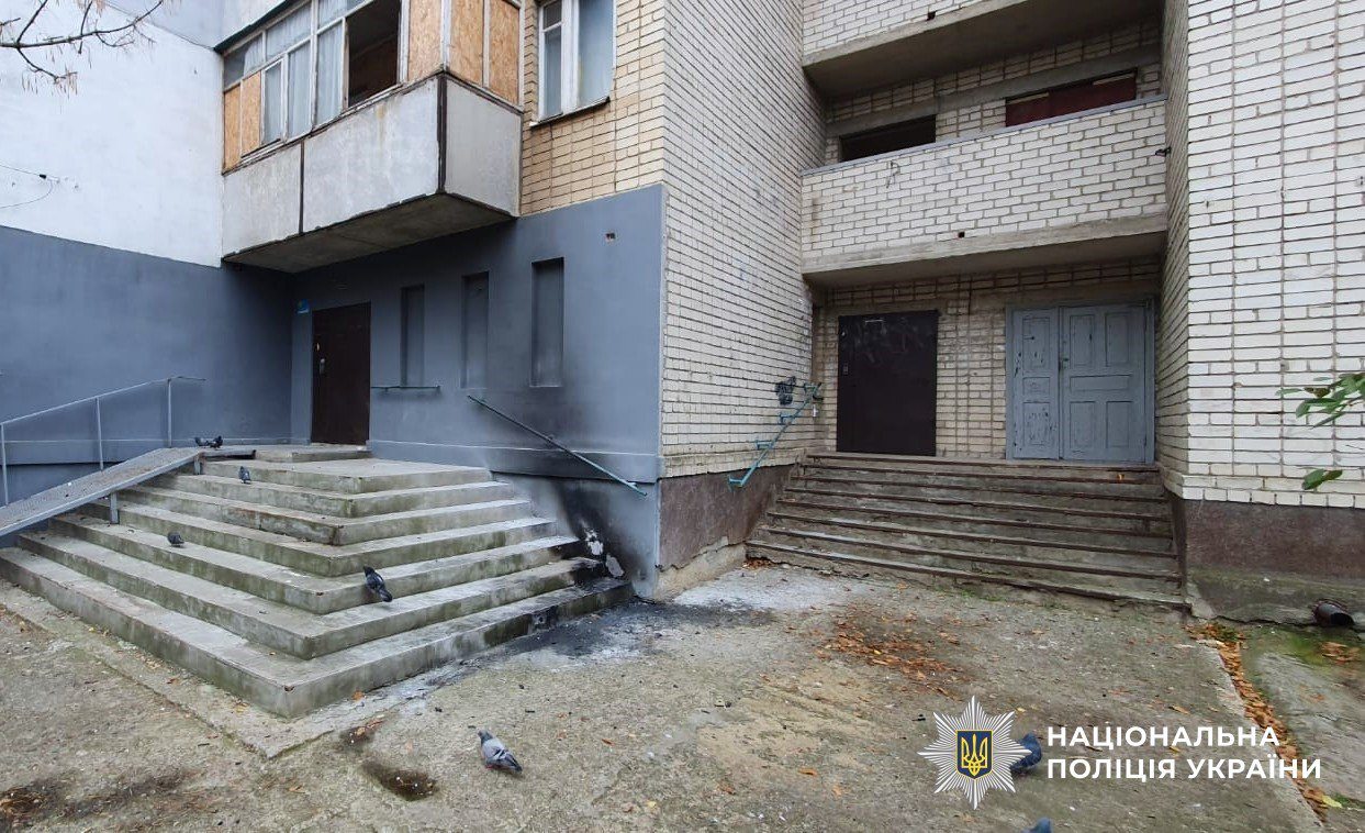 Троє, поранених, зруйновані, будинки, наслідки, обстрілів, Херсонщини, російські війська, обстрілювали, правобережні, території, області, артилерії, реактивних систем залпового вогню, застосовували, безпілотники, 4 листопада, зруйновано, житло, цивільну, інфраструктуру, Херсоні, Діпровський, район, пошкоджено, автомобіль