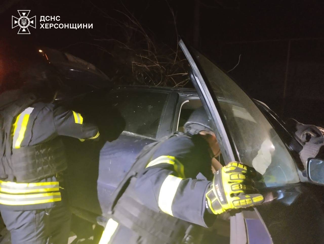 Смертельна, ДТП, Чорнобаївці, двоє, загиблих, понівеченій, автівці, Увечері, 17 листопада, селищі Чорнобаївка Херсонського району, смертельна, дорожньо-транспортна, пригода, правоохоронці, повідомили, ДСНС Херсонщини